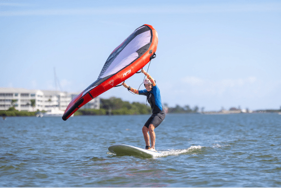 Wing foil lesson 2: Winfoil surfing on a bigger board without foil